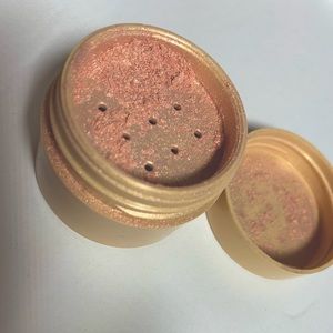 Kylie Cosmetics, Tahiti, loose highlighter